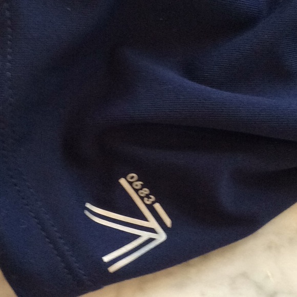 Jcrew x New Balance Exercise Top - Picture 2 of 4